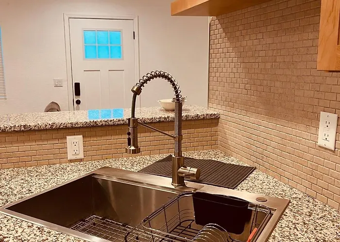 Gold 2br Retreat At The Heart Of Rt 66 Apartment Kingman